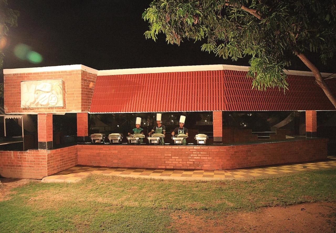 Celebrity Resort Chennai Tambaram Exterior foto