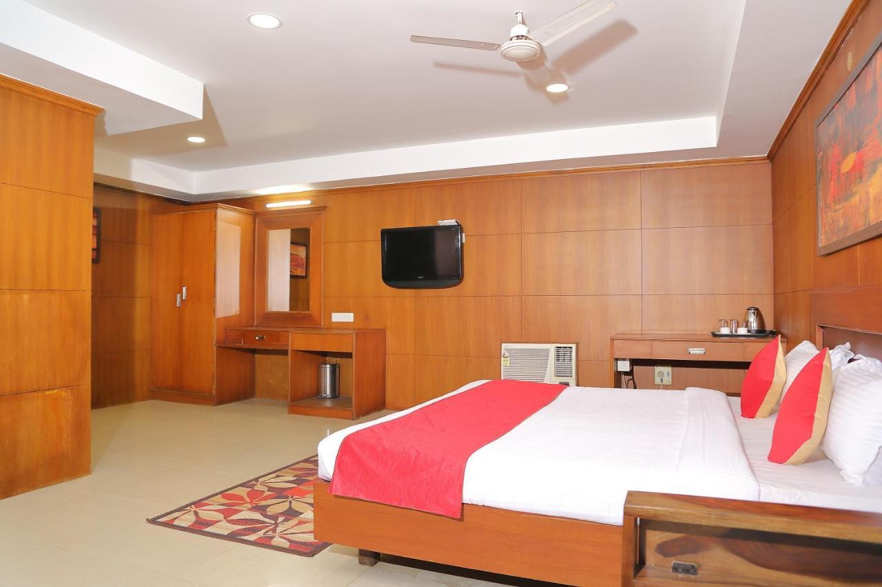 Celebrity Resort Chennai Tambaram Exterior foto