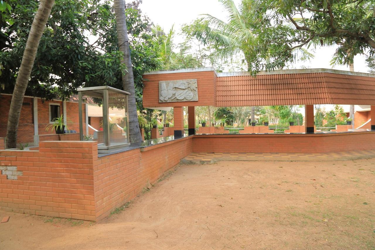 Celebrity Resort Chennai Tambaram Exterior foto